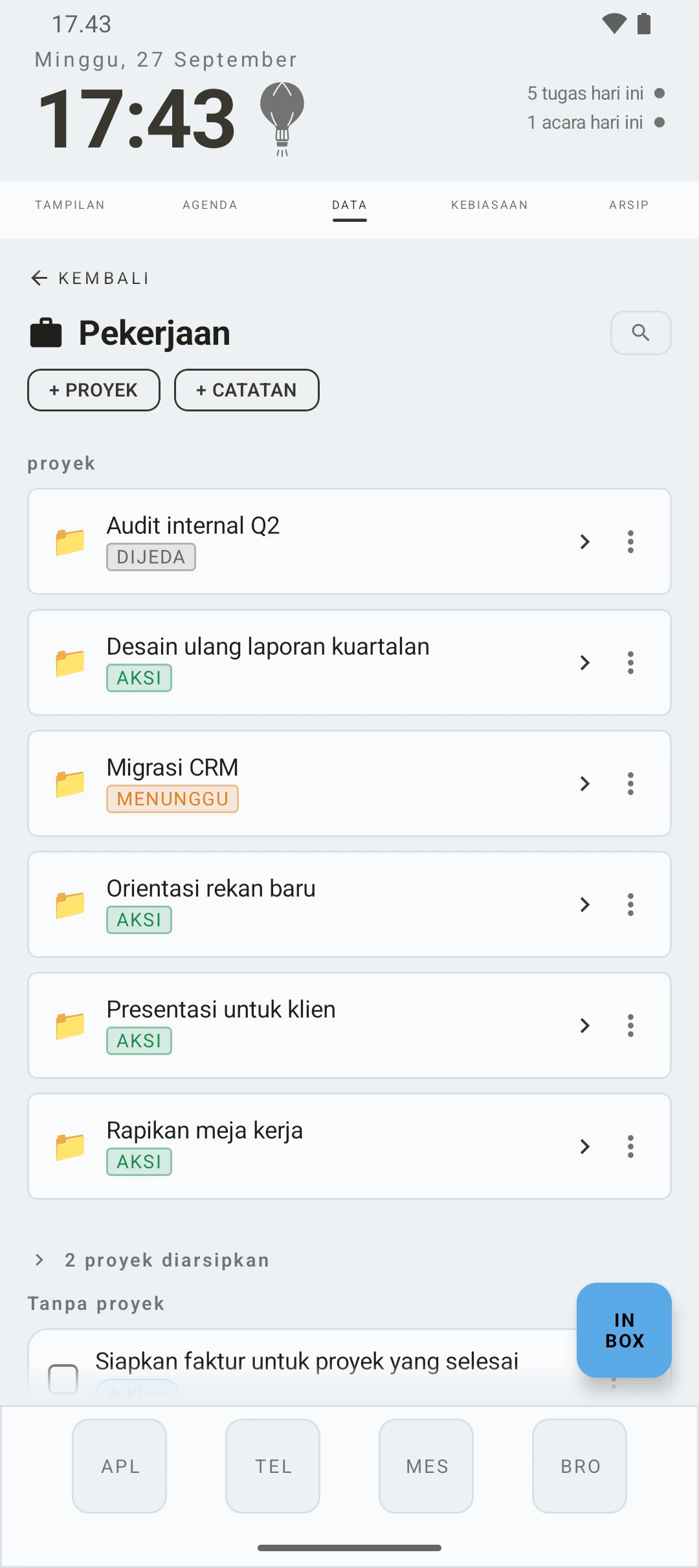 duqe — proyek dalam sebuah basis data